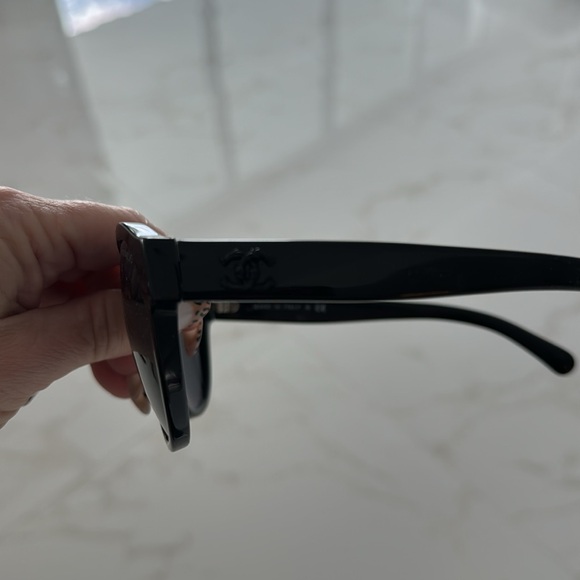 CHANEL CH 5359 501/26 54mm Round Black CC Cocomark Sunglasses Italy - Picture 3 of 5